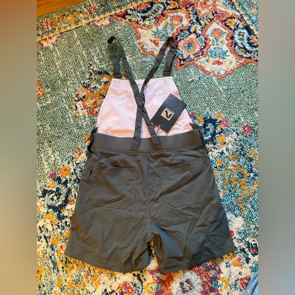 NWT Flylow Life Jumper - Picture 3 of 5